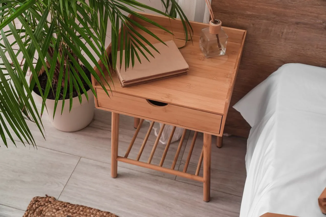 tableau de chevet en bois